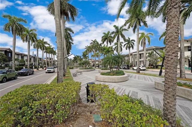 $3,300 | 8167 Northwest 41st Street, Unit E203, Doral, FL 33166