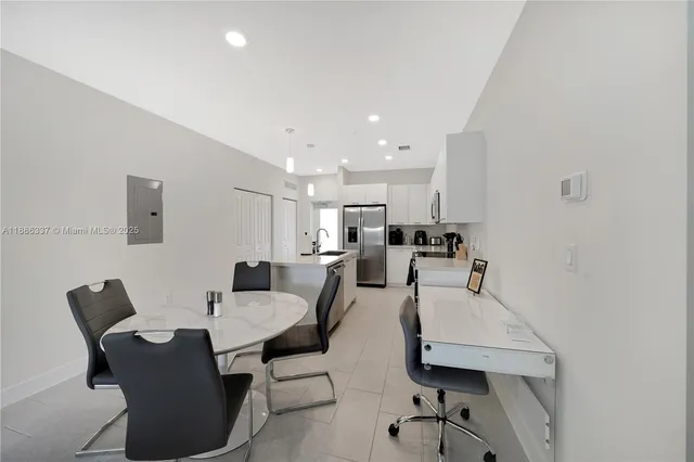 $3,300 | 8167 Northwest 41st Street, Unit E203, Doral, FL 33166