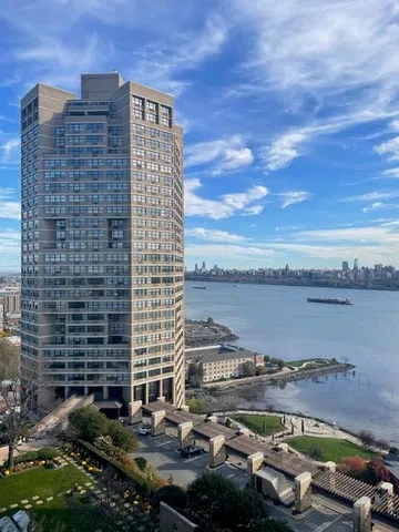 $328,000 | 7000 Boulevard East, Unit 30A, Guttenberg, NJ 07093