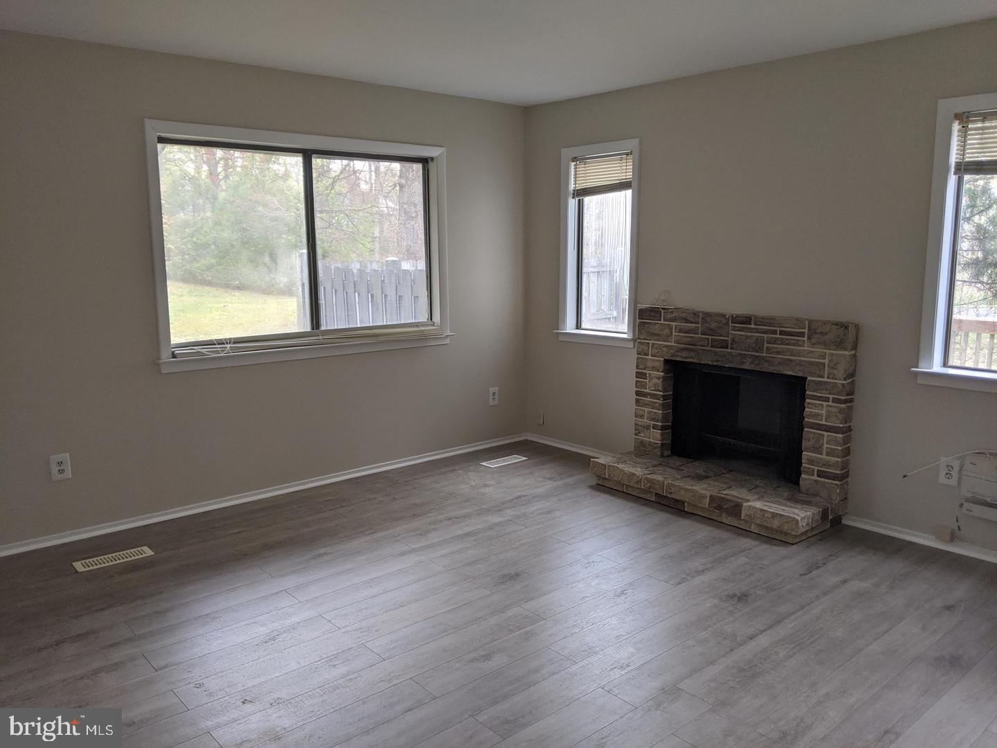 8515 Jenner Court Springfield, VA 22153 - Photo 5 of 15 Gallery Image 5