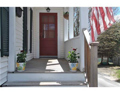 212 Main Street Freeport, ME 04032 - Photo 2 of 18 Exterior Front.