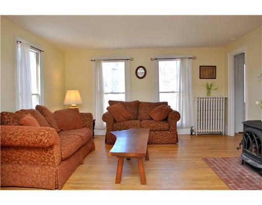 212 Main Street Freeport, ME 04032 - Photo 7 of 18 Living Room.