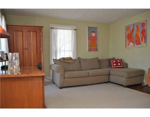 212 Main Street Freeport, ME 04032 - Photo 8 of 18 Den/Family/Great Room.