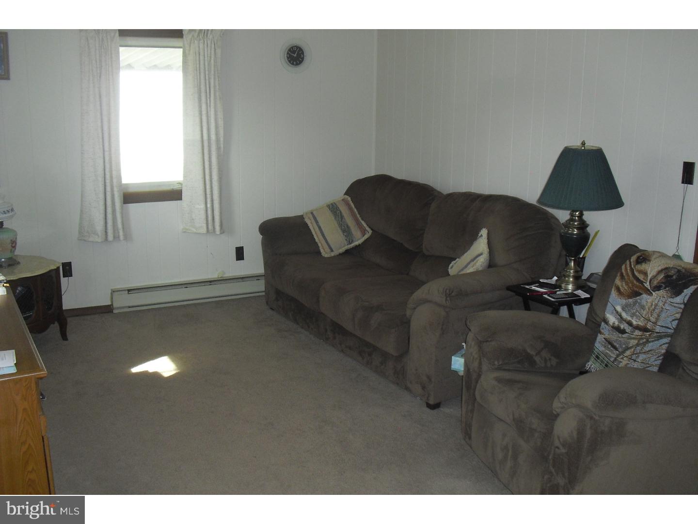 146 Cornell Road Pennsville, NJ 08070 - Photo 6 of 12 Living Room