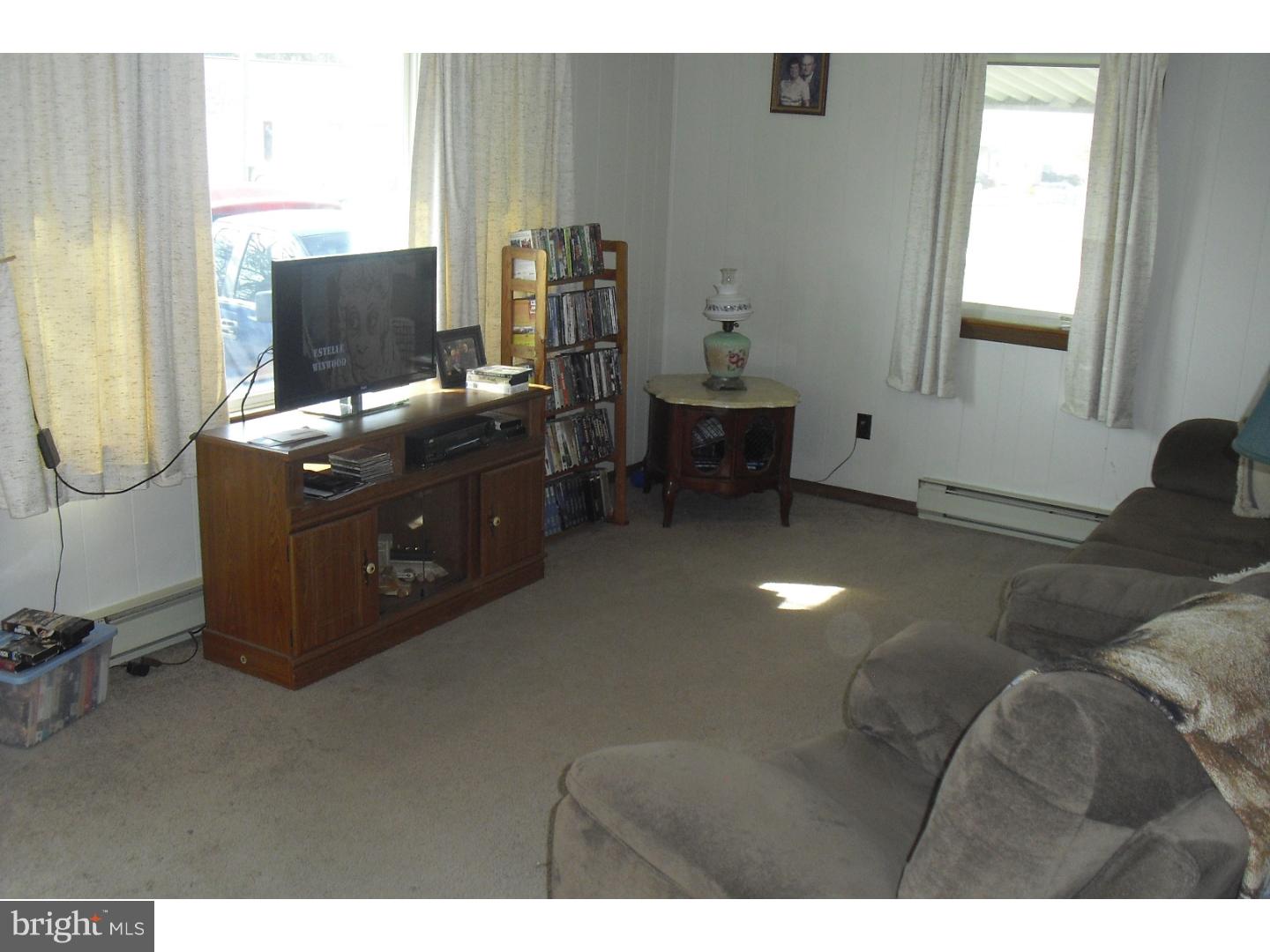 146 Cornell Road Pennsville, NJ 08070 - Photo 7 of 12 Living Room