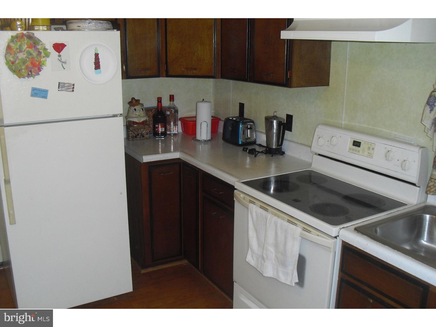 146 Cornell Road Pennsville, NJ 08070 - Photo 9 of 12 Kitchen