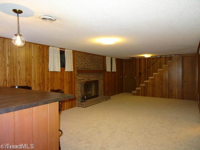 7013 Bridgewood Road Clemmons, NC 27012 - Photo 13 of 16 Den/Family/Great Room.