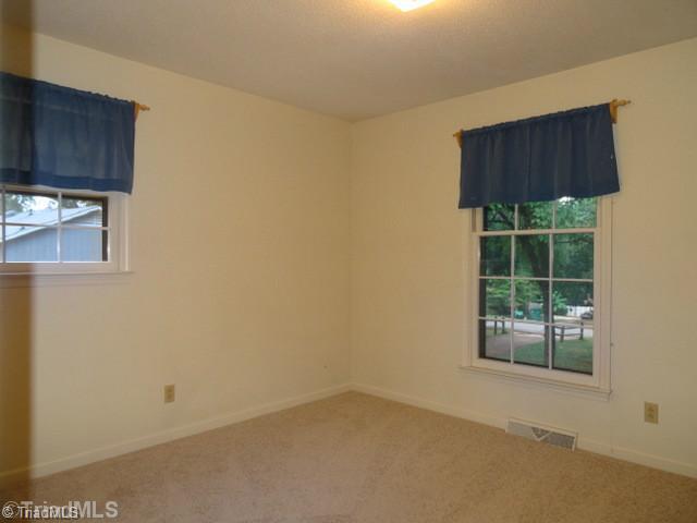 7013 Bridgewood Road Clemmons, NC 27012 - Photo 9 of 16 2nd Bedroom.