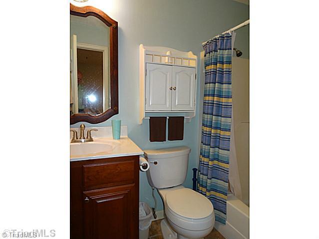 7013 Bridgewood Road Clemmons, NC 27012 - Photo 10 of 16 Other Bath.