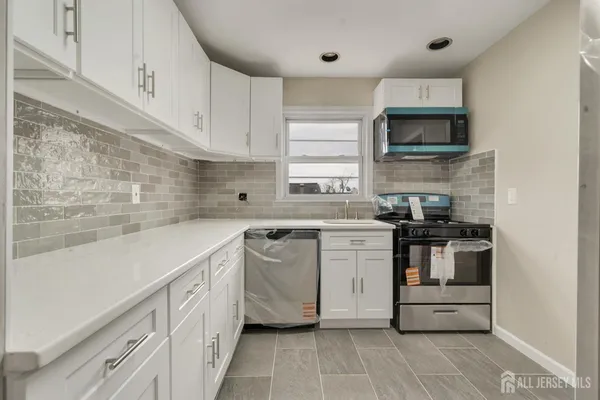 $579,900 | 254 East George Place, Iselin, NJ 08830