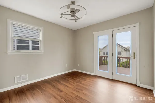 $579,900 | 254 East George Place, Iselin, NJ 08830