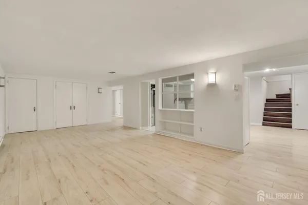 $579,900 | 254 East George Place, Iselin, NJ 08830