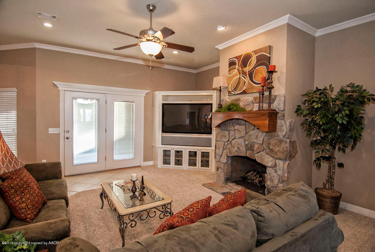 7808 Bayswater Road Amarillo, TX 79119 - Photo 6 of 46 LIVING VIEW 2