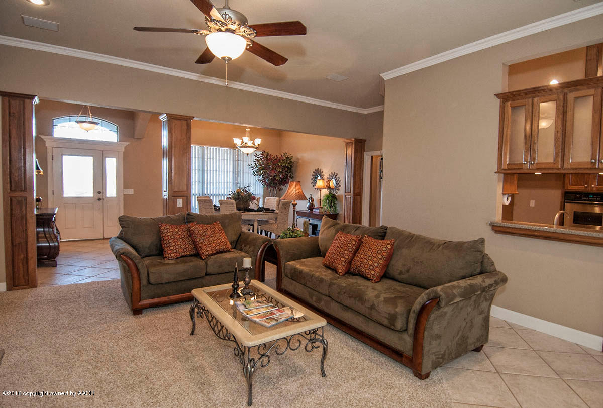 7808 Bayswater Road Amarillo, TX 79119 - Photo 7 of 46 LIVING VIEW 3