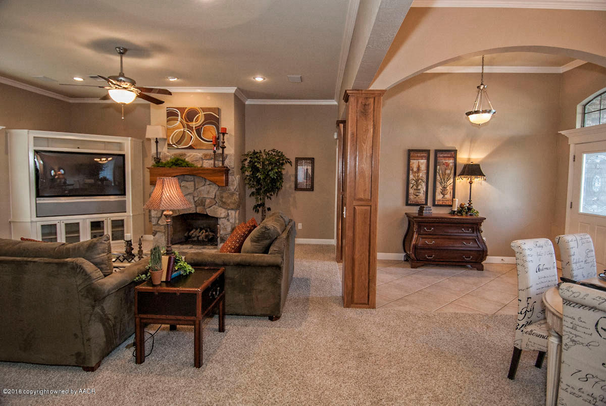 7808 Bayswater Road Amarillo, TX 79119 - Photo 8 of 46 LIVING VIEW 4