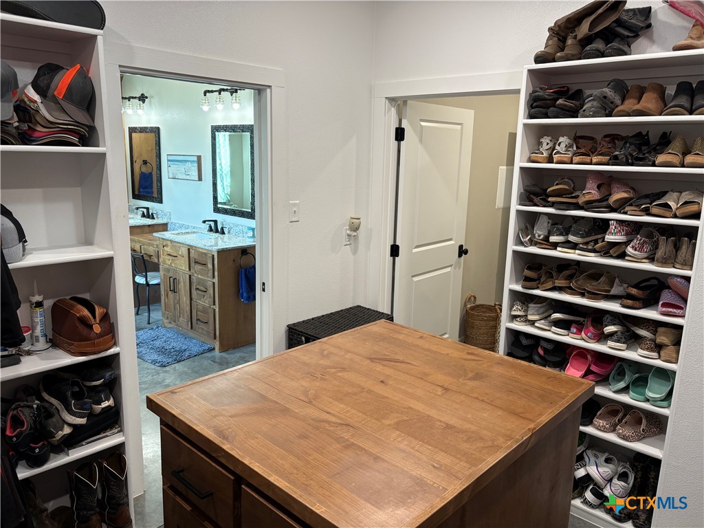 5853 Moccasin Bend Road Gatesville, TX 76528 - Photo 27 of 48 Master closet