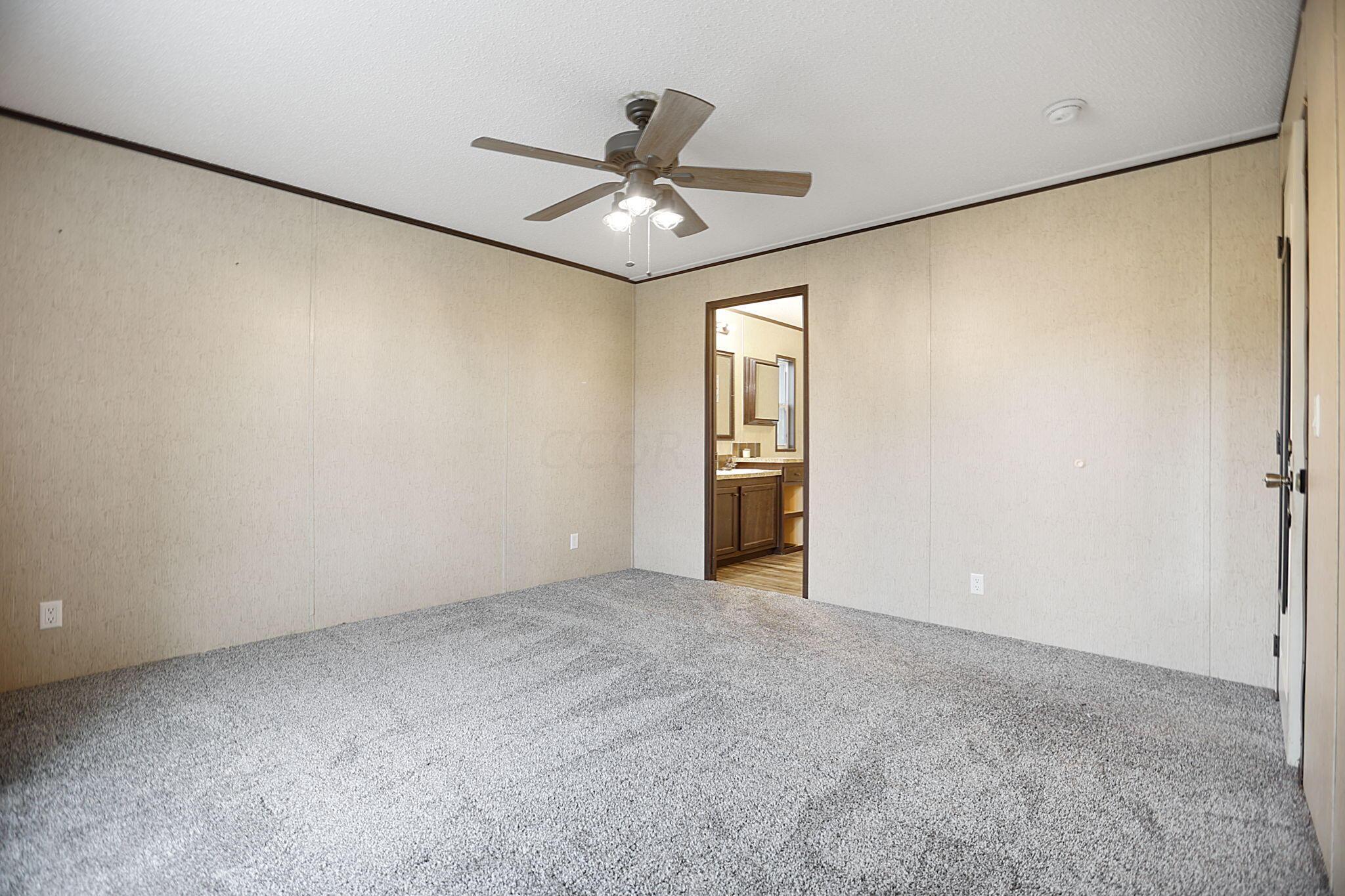 4015 Leffler Road Roseville, OH 43777 - Photo 39 of 93 Owner's Suite
