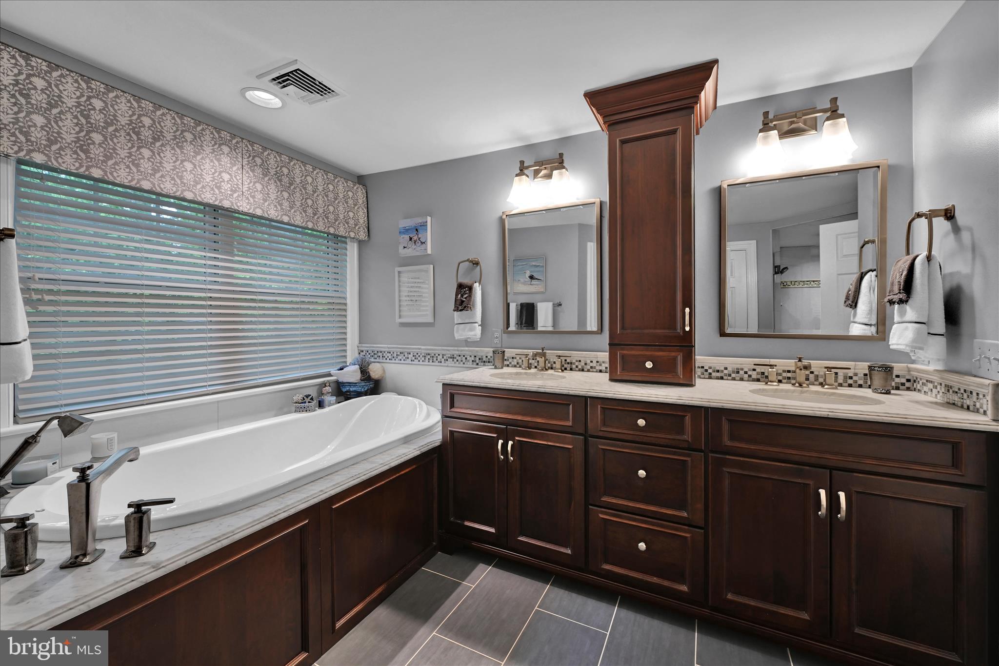 451 Cassatt Road Berwyn, PA 19312 - Photo 36 of 61 Primary EnSuite with Soaking Tub