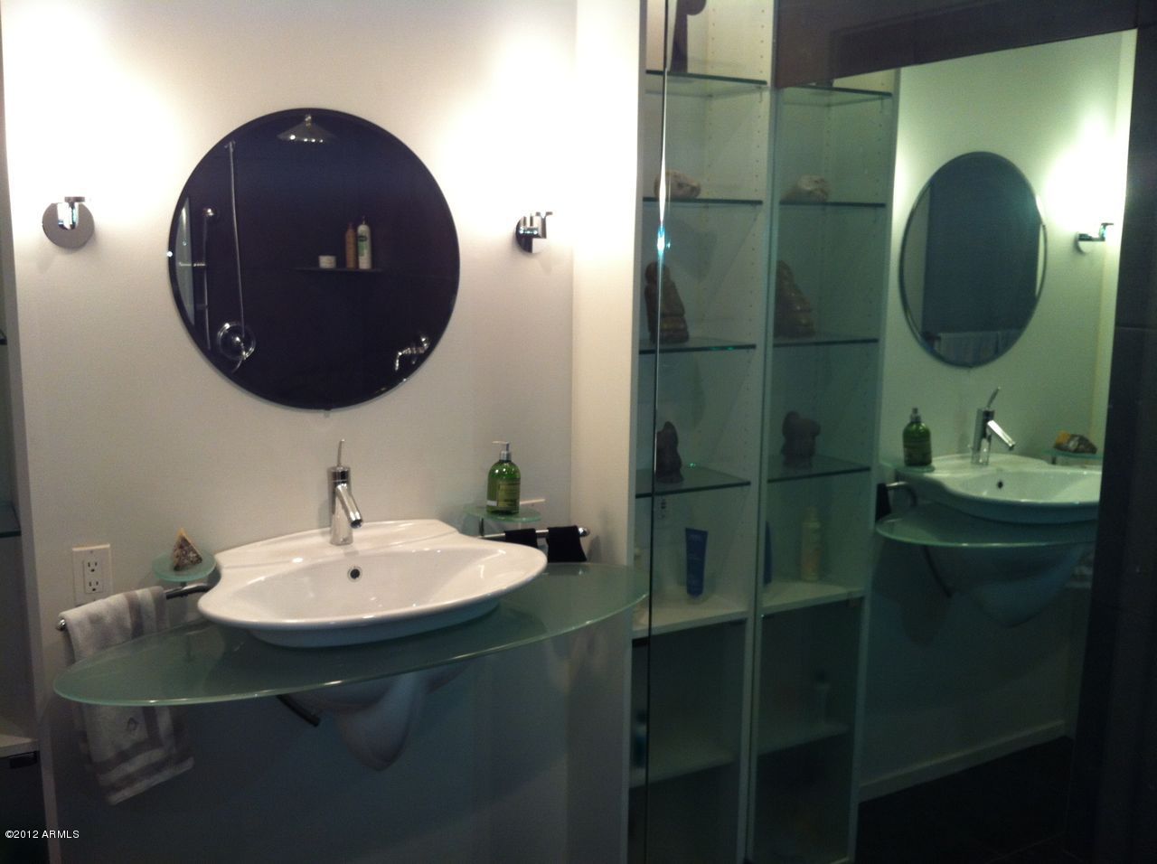 140 East Coronado Road, Unit 22 Phoenix, AZ 85004 - Photo 17 of 19 Master Bath 2