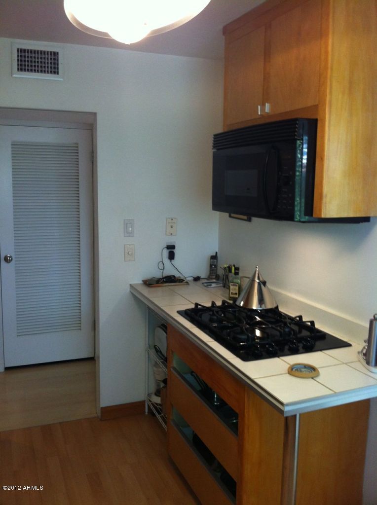 140 East Coronado Road, Unit 22 Phoenix, AZ 85004 - Photo 9 of 19 Kitchen 2