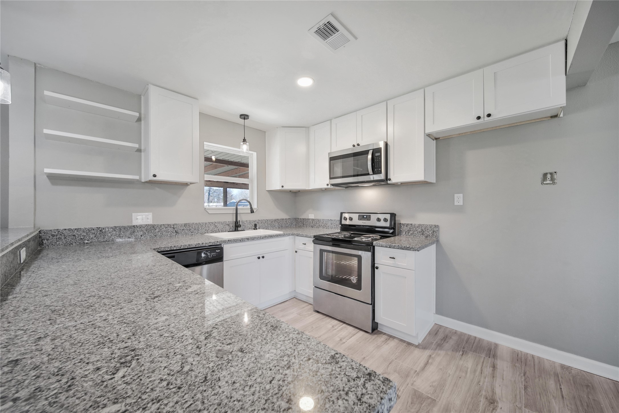 4614 Edgemore Street Santa Fe, TX 77517 - Photo 13 of 27