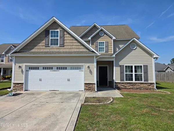 $2,300 | 702 Appling Court, Jacksonville, NC 28546