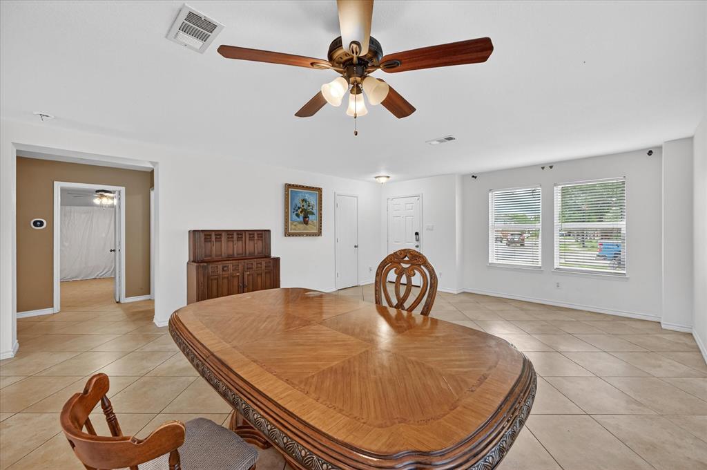 2540 Blue Myrtle Way Dallas, TX 75212 - Photo 7 of 32
