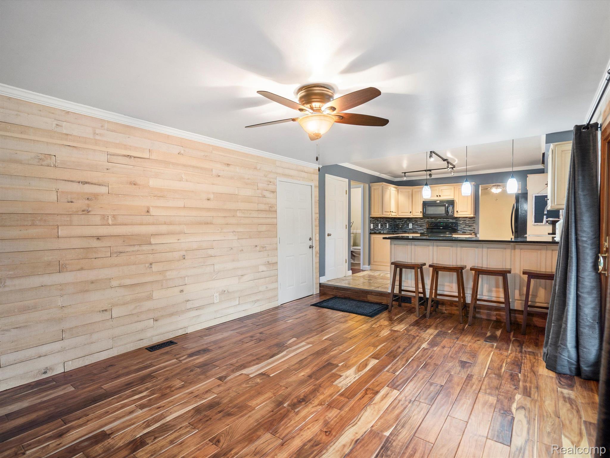 5145 Old Cove Road Clarkston, MI 48346 - Photo 14 of 37 Gallery Image 14