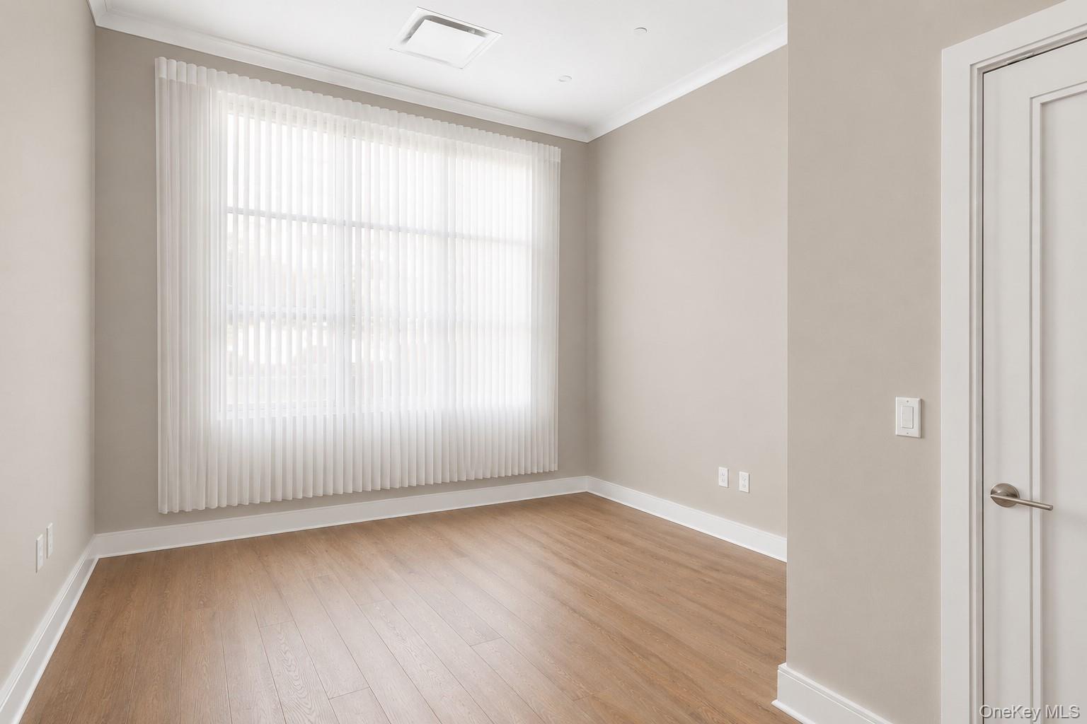 100 Garvies Point Road, Unit 1009 Glen Cove, NY 11542 - Photo 13 of 36