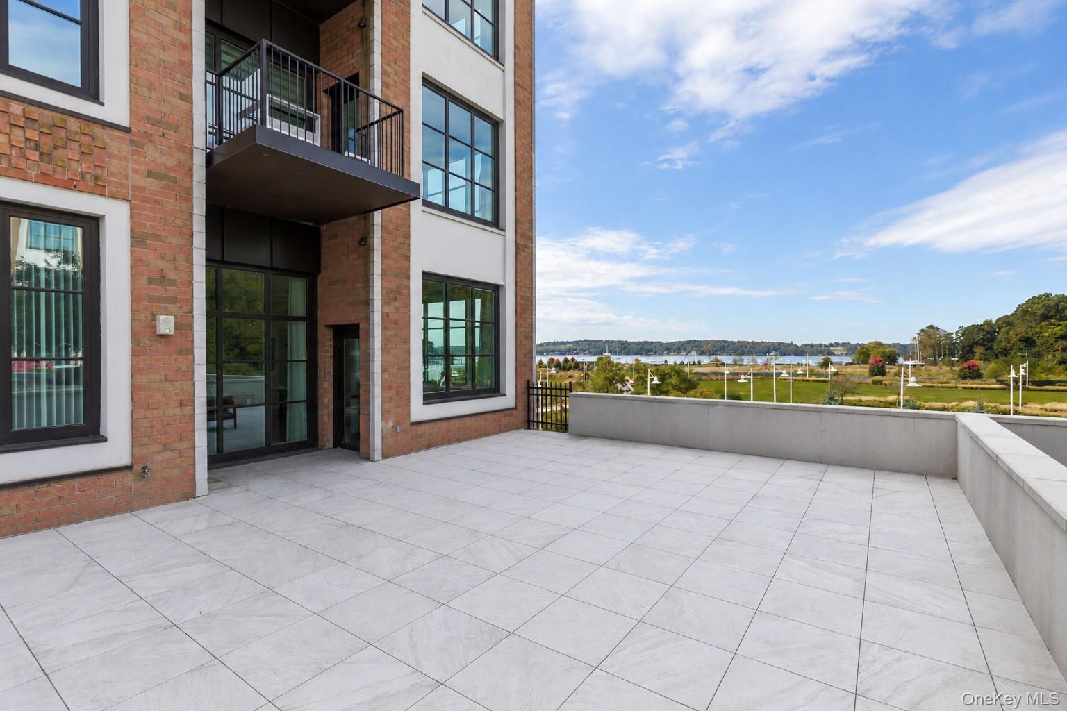 100 Garvies Point Road, Unit 1009 Glen Cove, NY 11542 - Photo 20 of 36