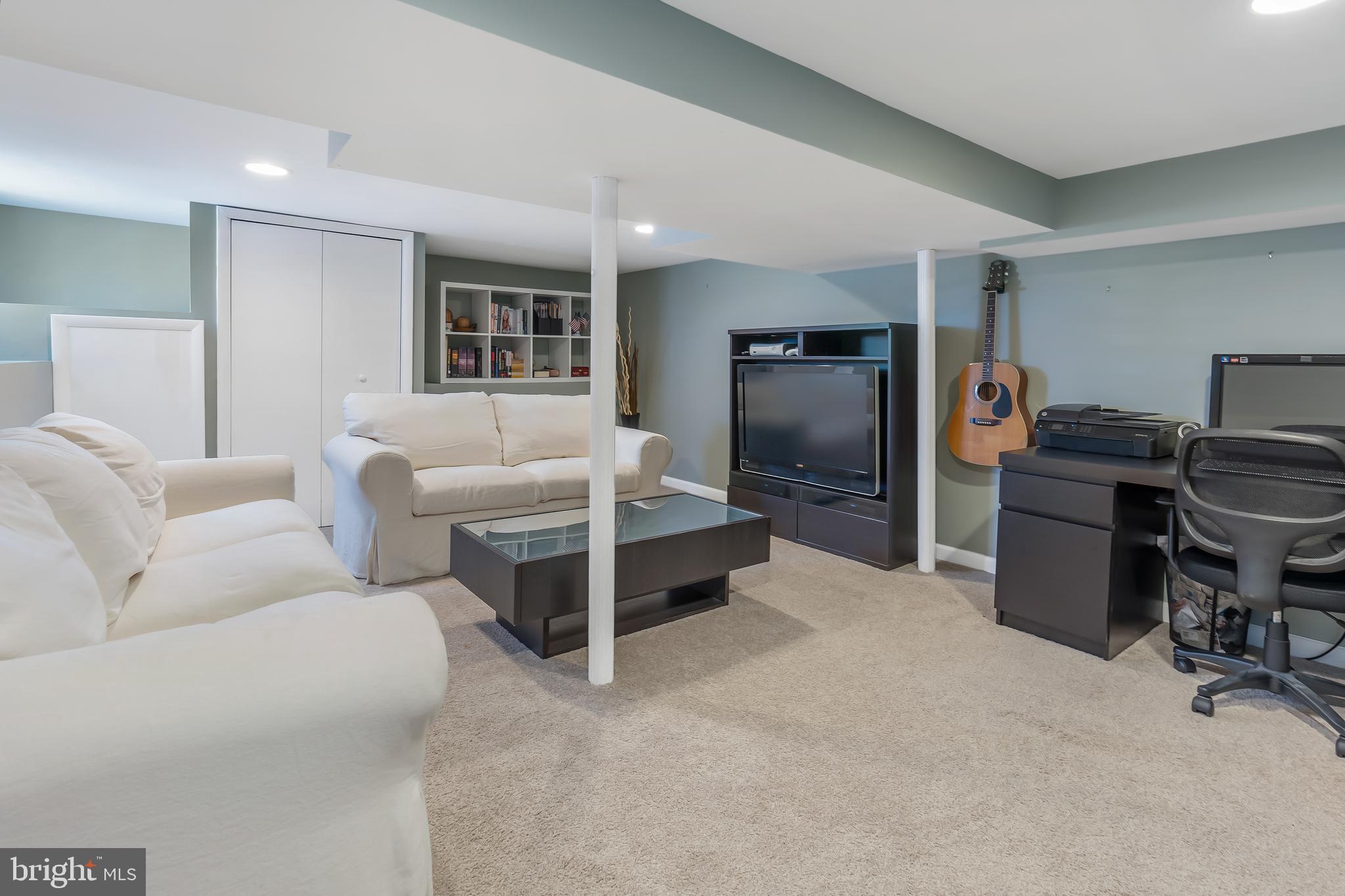 107 Alcock Road Baltimore, MD 21221 - Photo 23 of 29 Great Entertaining Space