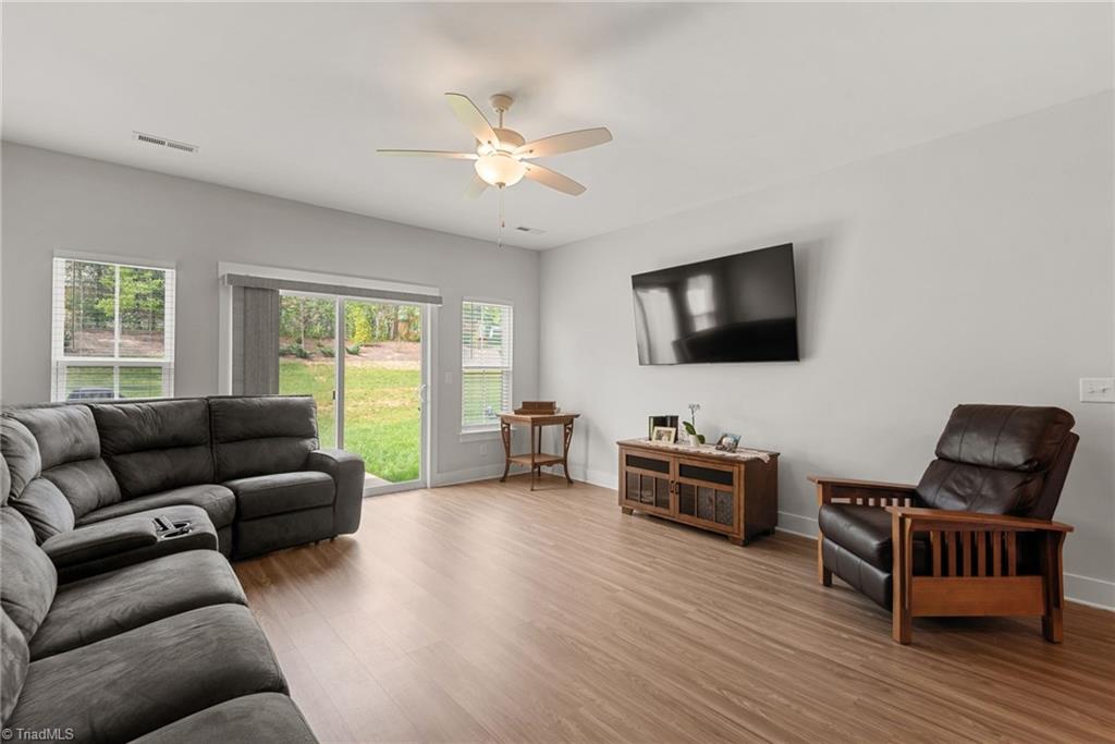 3933 Sudley Point Jamestown, NC 27282 - Photo 8 of 20