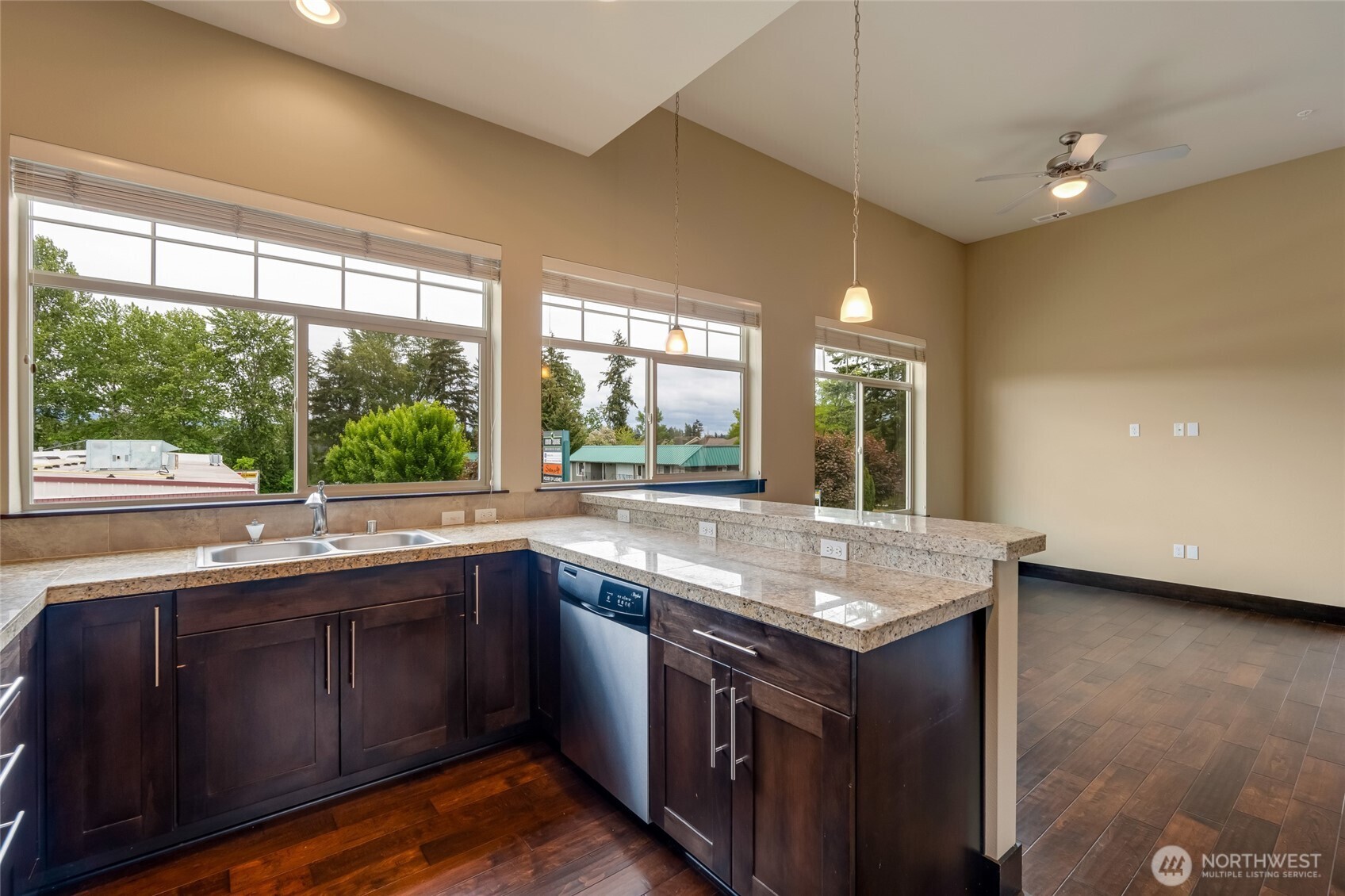 4020 Northeast 3rd Place, Unit B Renton, WA 98056 - Photo 11 of 35