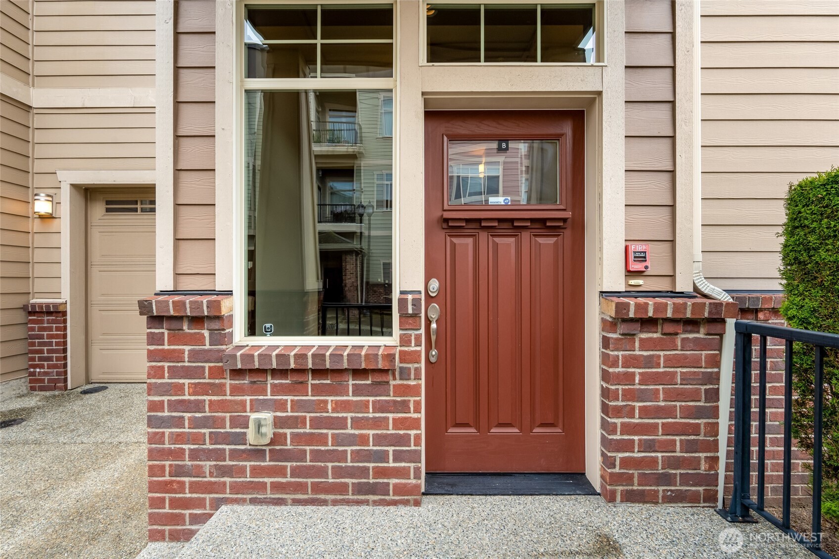 4020 Northeast 3rd Place, Unit B Renton, WA 98056 - Photo 7 of 35