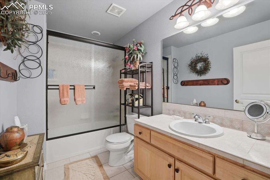 15655 Falcon Ridge Court Colorado Springs, CO 80921 - Photo 36 of 49 Upstairs full bathroom