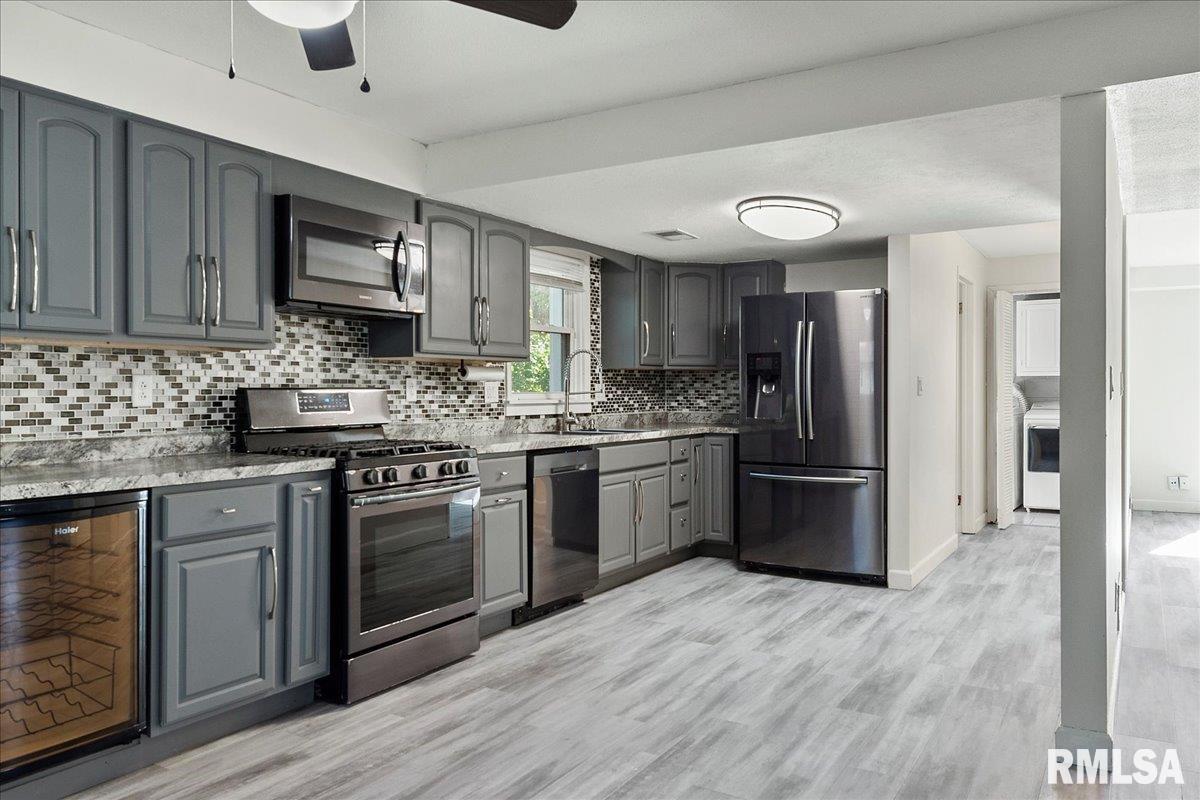 209 Cartwright Drive Springfield, IL 62704 - Photo 11 of 31