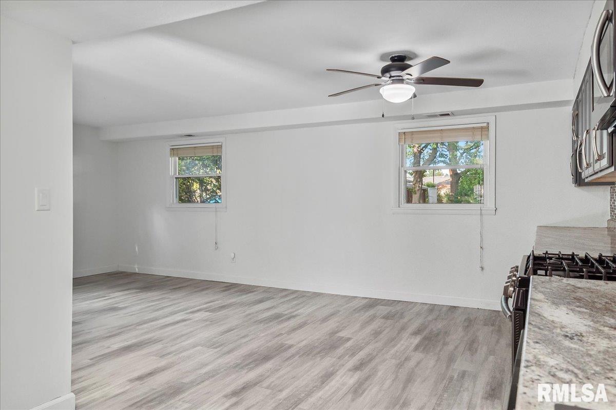 209 Cartwright Drive Springfield, IL 62704 - Photo 13 of 31