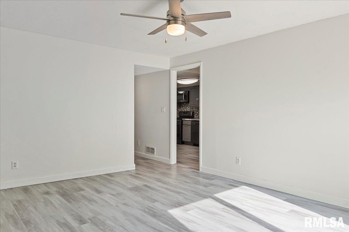 209 Cartwright Drive Springfield, IL 62704 - Photo 7 of 31