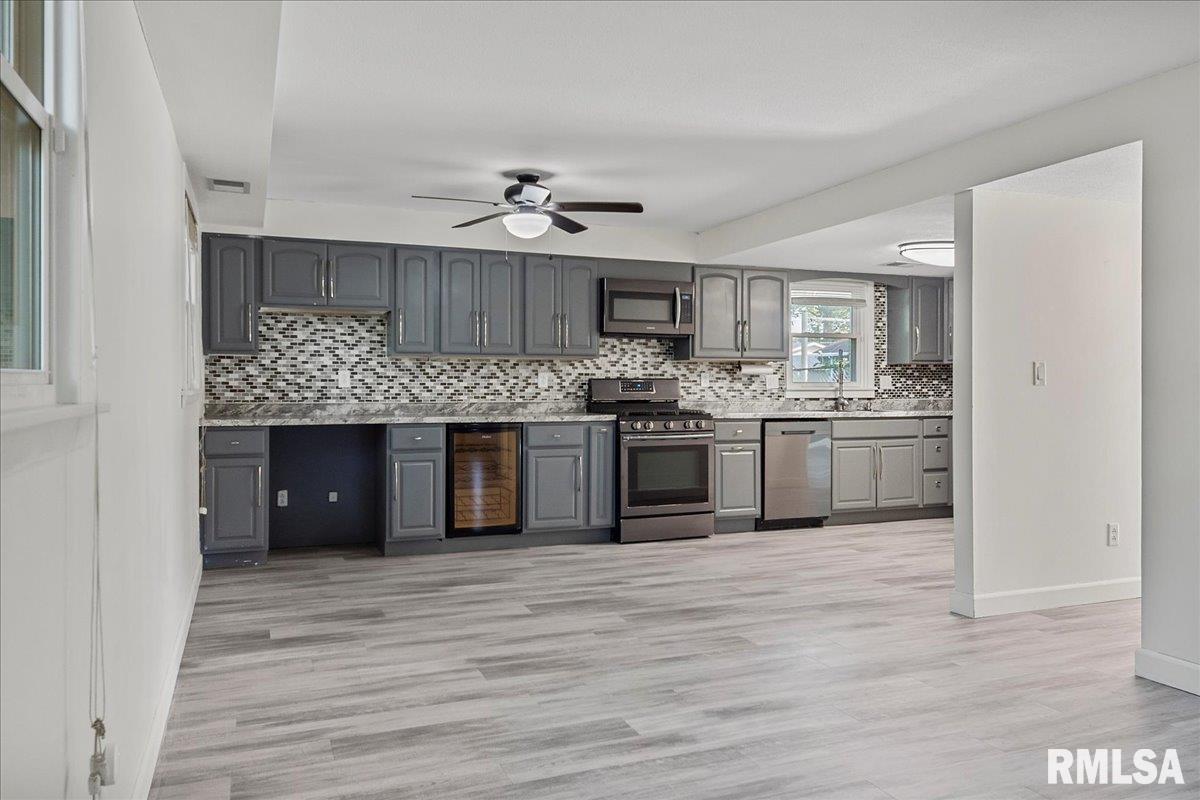 209 Cartwright Drive Springfield, IL 62704 - Photo 9 of 31