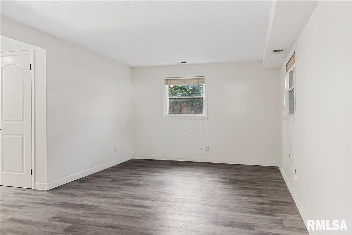 209 Cartwright Drive Springfield, IL 62704 - Photo 10 of 31