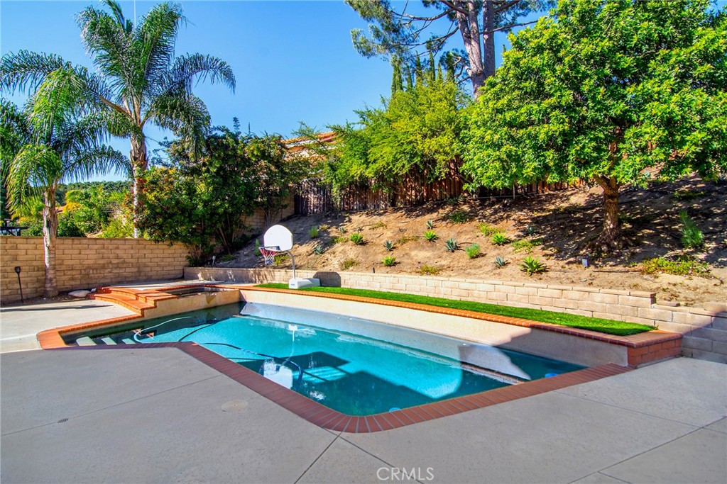 951 Firestone Circle Simi Valley, CA 93065 - Photo 37 of 41