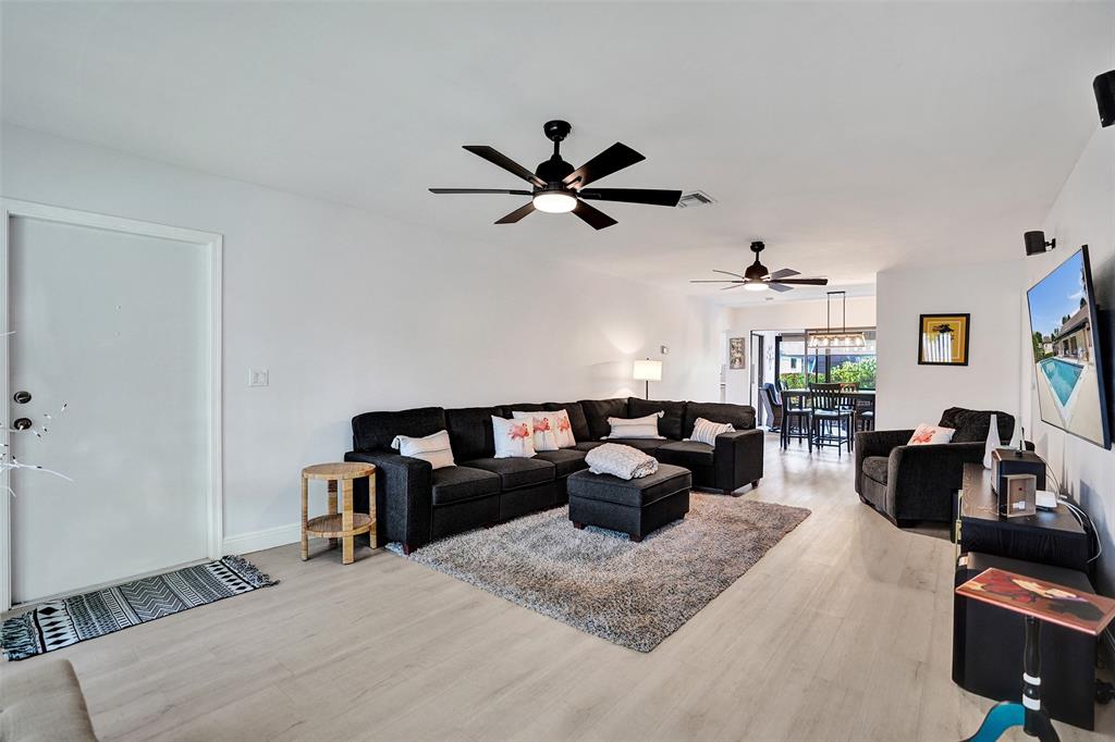 4840 Greentree Lane, Unit B Boynton Beach, FL 33436 - Photo 7 of 68 a living room with furniture