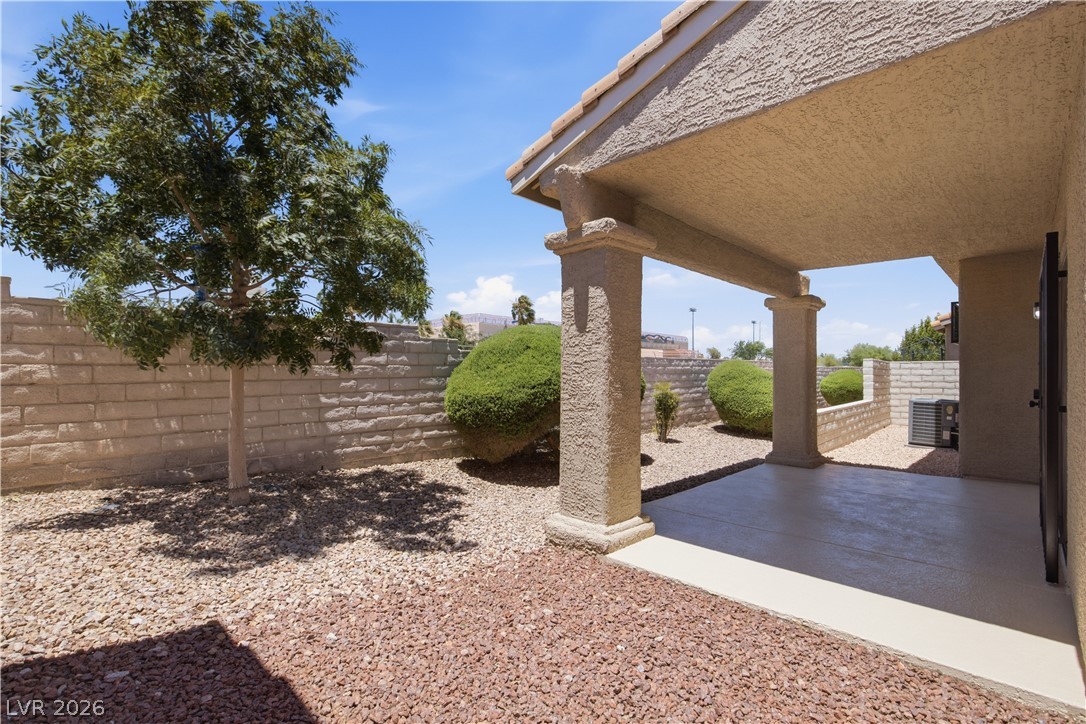 251 North Cimarron Road Las Vegas, NV 89145 - Photo 30 of 41