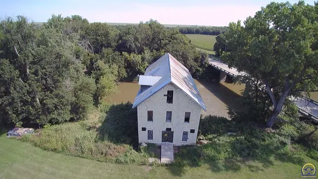 $85,000 | 115 Main Street, Cedar Point, KS 66843