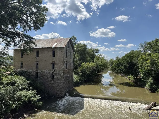 $85,000 | 115 Main Street, Cedar Point, KS 66843