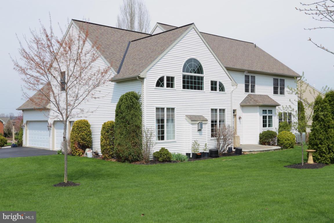 362 Portland Place Lititz, PA 17543 - Photo 4 of 42