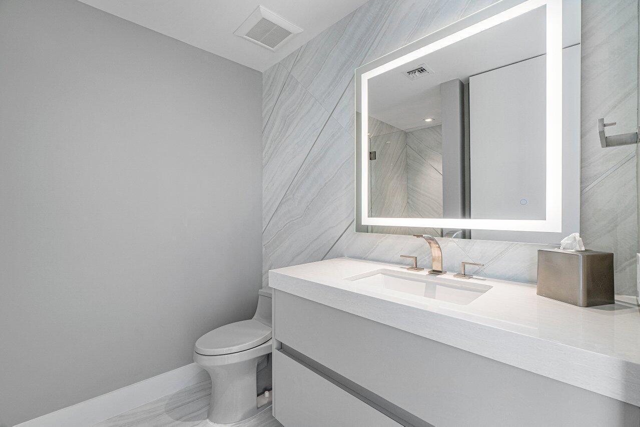 5284 Boca Marina Circle South Boca Raton, FL 33487 - Photo 11 of 30 003-5284BocaMarinaCircle-BocaRaton-FL-33