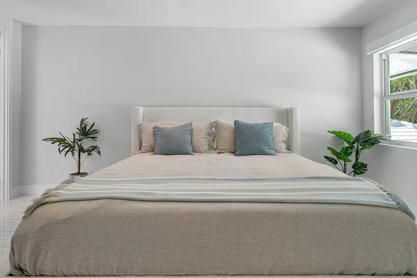 $15,000 | 5284 Boca Marina Circle South, Boca Raton, FL 33487