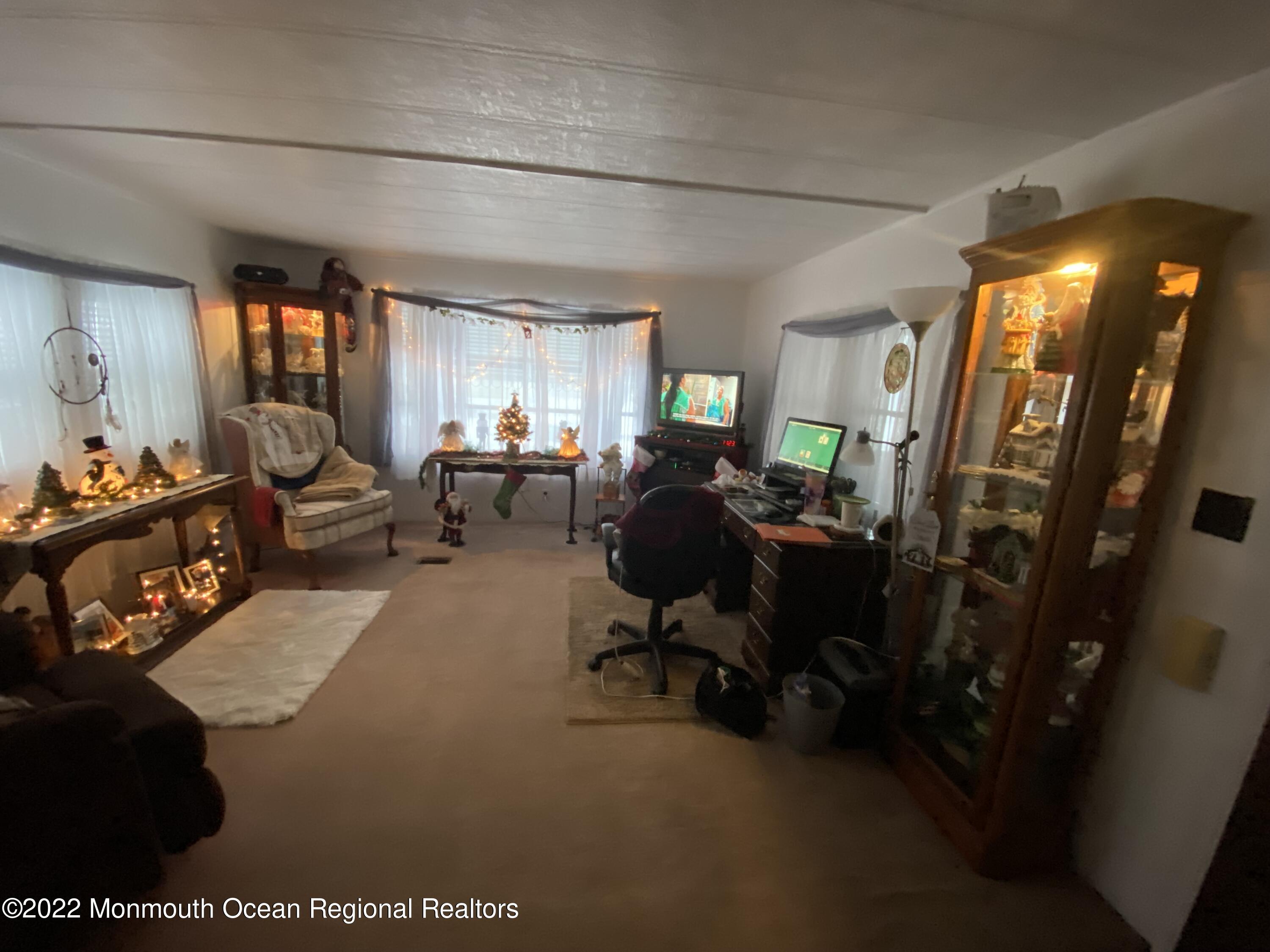 49 Panda Lane Whiting, NJ 08759 - Photo 3 of 26 IMG_0587