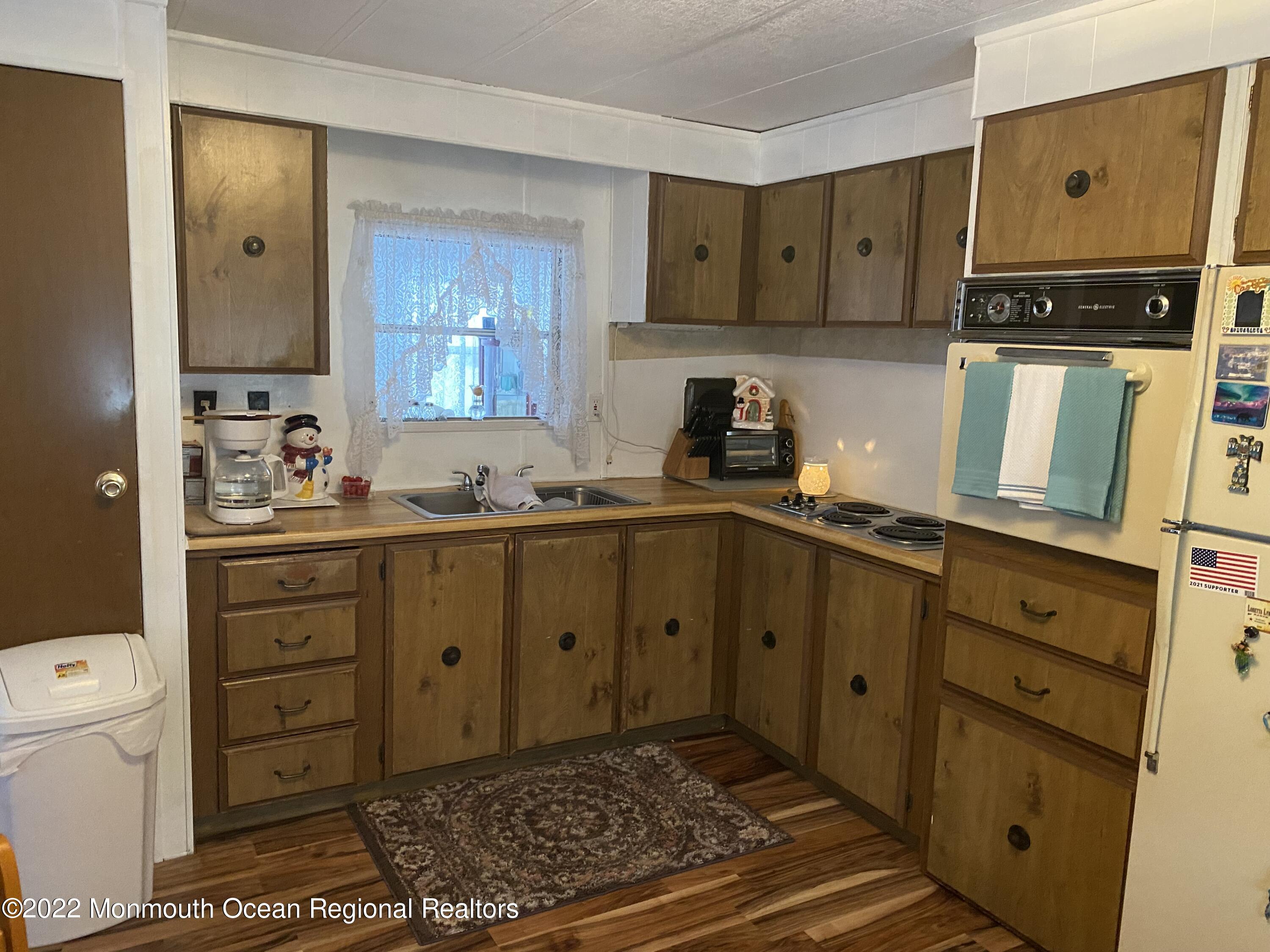 49 Panda Lane Whiting, NJ 08759 - Photo 4 of 26 IMG_0591